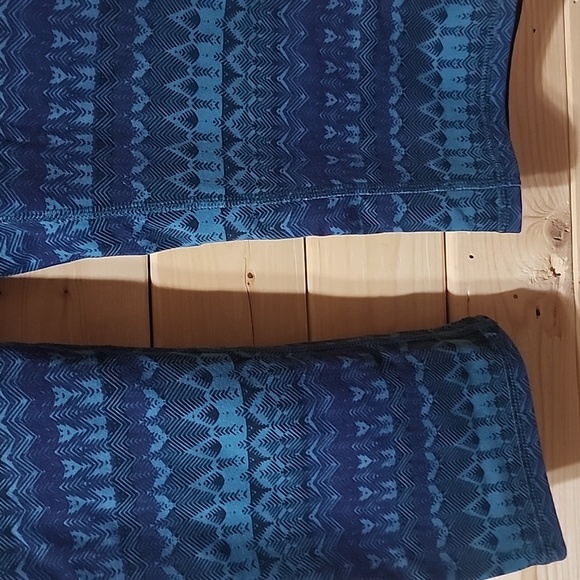 ALO YOGA Capri Leggings Size Large - Picture 2 of 6